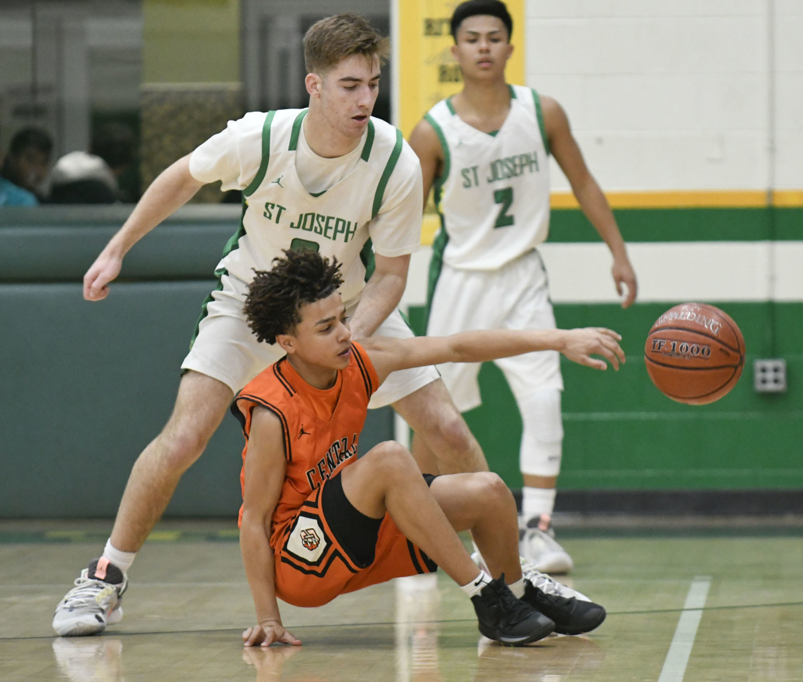 022020 Fresno C vs SJ basketball 10.jpg